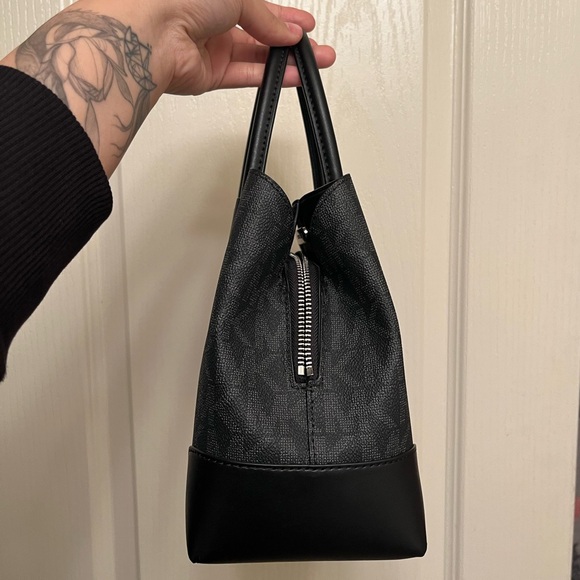 BRAND NEW Michael Kors MERCER GALLERY Satchel - Picture 5 of 11